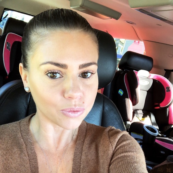 Meet your Posher, Yusley - Picture 1 of 1